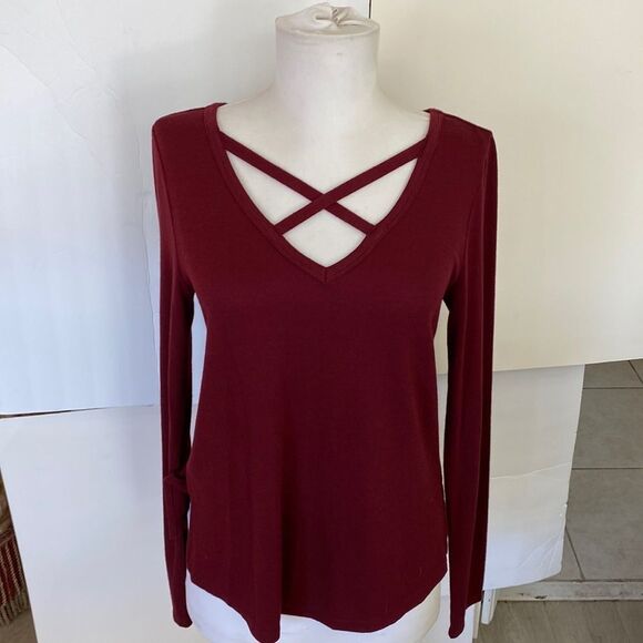 Burgundy criss cross front 69 polyester 27 rayon 4 spandex brand new - Picture 1 of 6